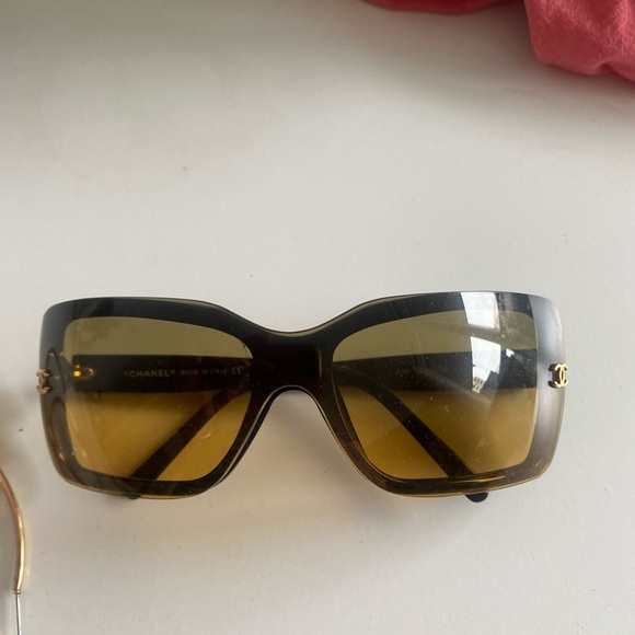 Chanel vintage sunglasses in gradient lens - Picture 2 of 12